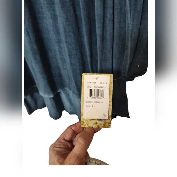 NWT Energe Blue Lace Large Detail Women's Top - Picture 2 of 8